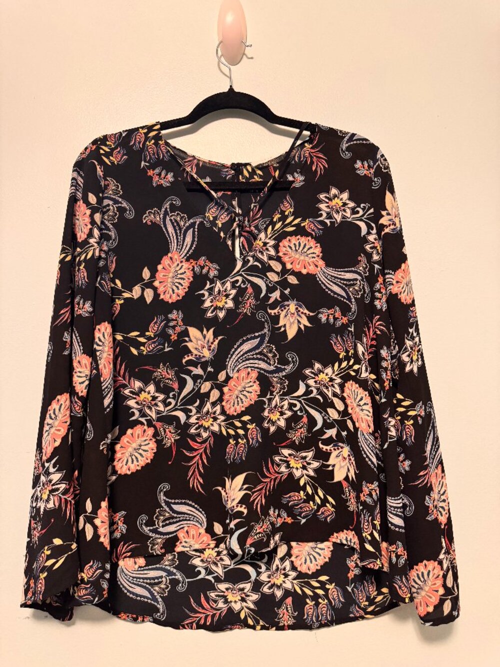 Lush Floral Strappy Neck Blouse – Black Multi – Size XS-JK0485